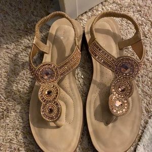 Sandals size 11